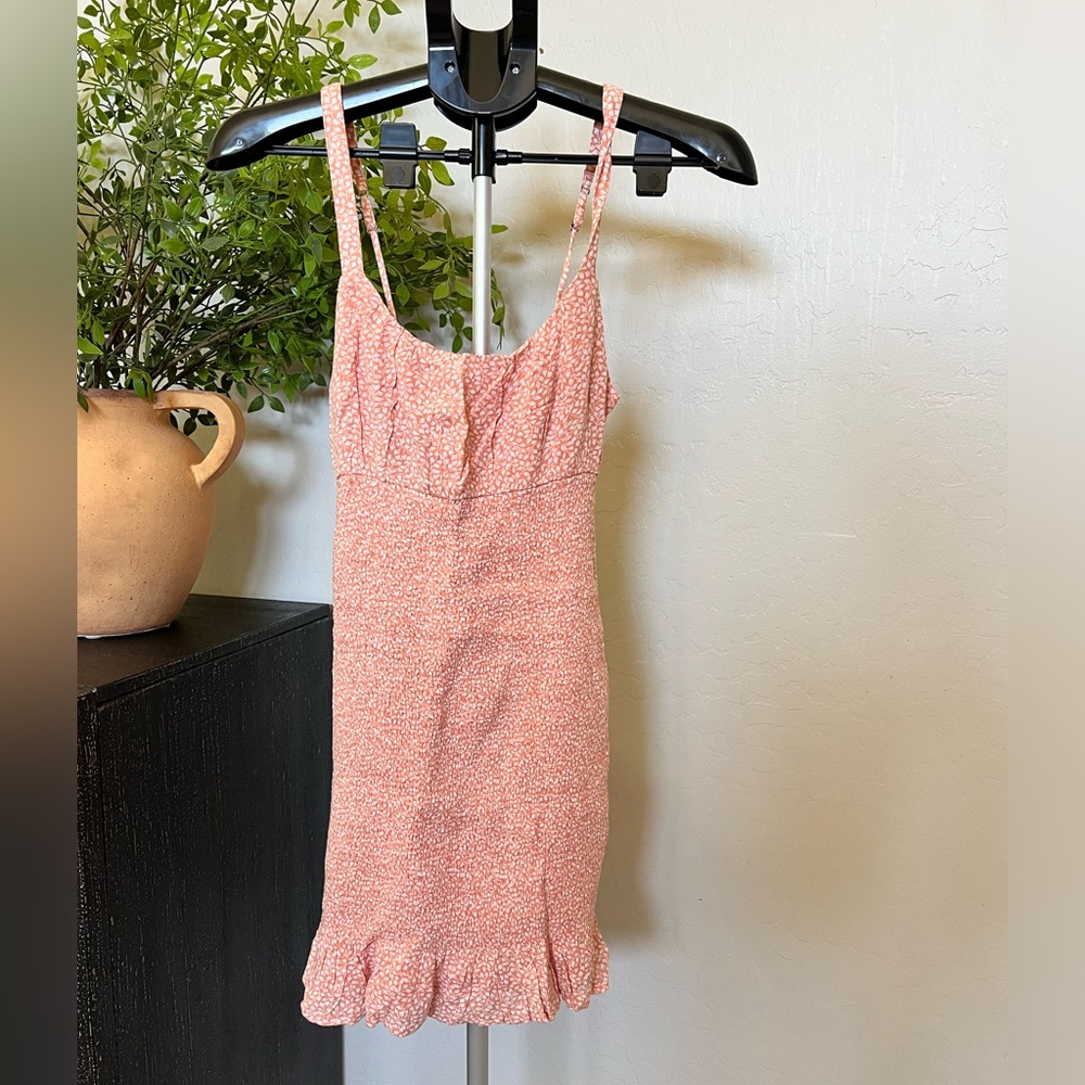 Abercrombie & Fitch pink/white floral smocked bodycon dress